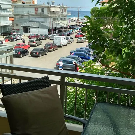 Apartmán Beautiful In Front Of The Sea With A Mountain View Néoi Póroi