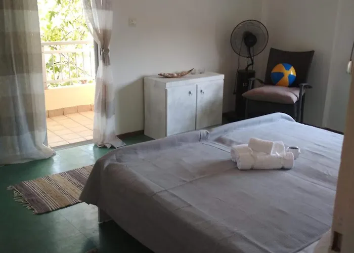 Beautiful In Front Of The Sea With A Mountain View Appartement Néoi Póroi